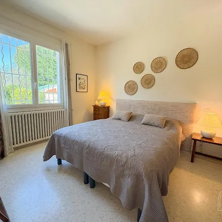 Casa de Férias Charmante Maison Provençale Proche De La *