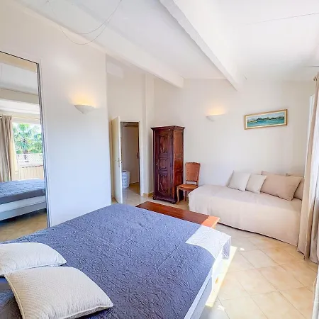 Casa de Férias Charmante Maison Provençale Proche De La