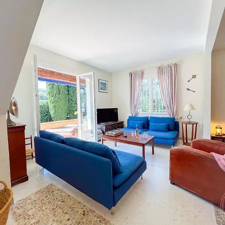Casa de Férias Charmante Maison Provençale Proche De La *